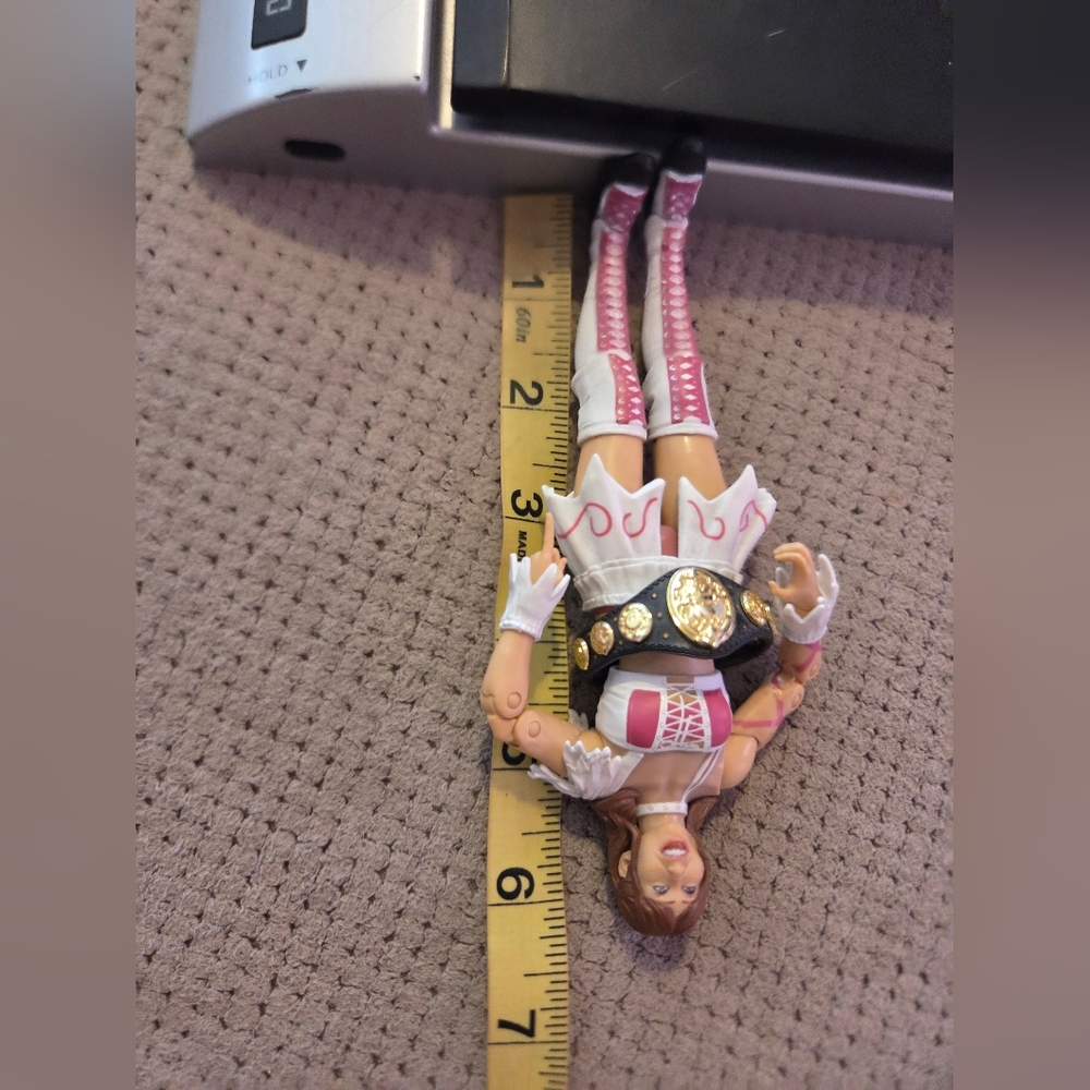 2021 AEW Jazwares Unrivaled Collection Series 3 #20 Riho Preowned wrestling - Picture 11 of 12